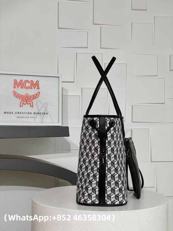 AAA+ MCM Reversible Liz Shopper in Visetos, Black Replica | 1:1 Copy with In-Hand Pics