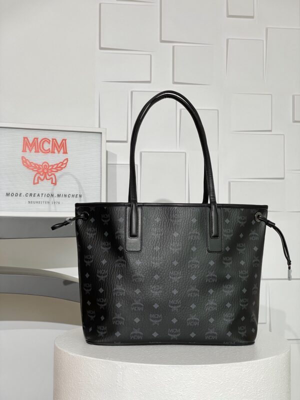 AAA+ MCM Reversible Liz Shopper in Visetos, Black Replica | 1:1 Copy with In-Hand Pics