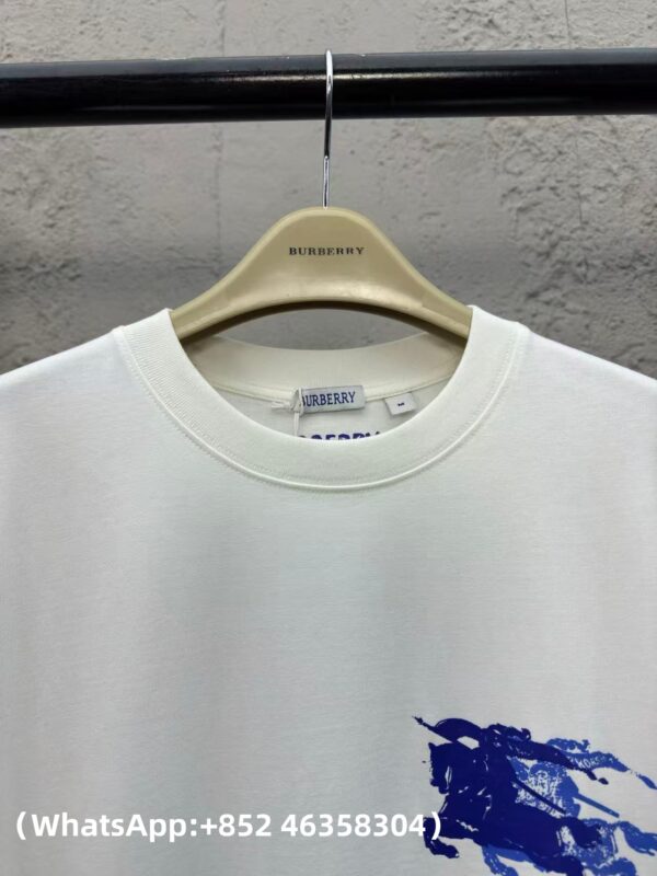 AAA+ Burberry 25 new equestrian knight logo printed high-end casual cotton short-sleeved T-shirt Replica | 1:1 Copy with In-Hand Pics