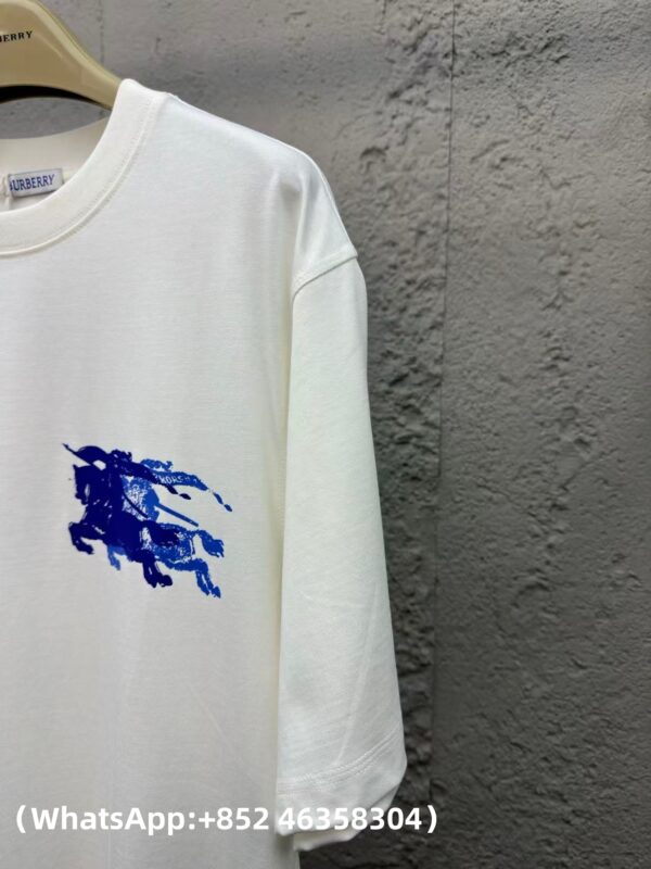 AAA+ Burberry 25 new equestrian knight logo printed high-end casual cotton short-sleeved T-shirt Replica | 1:1 Copy with In-Hand Pics