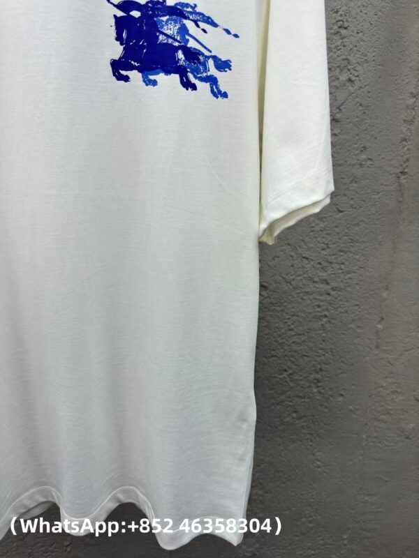 AAA+ Burberry 25 new equestrian knight logo printed high-end casual cotton short-sleeved T-shirt Replica | 1:1 Copy with In-Hand Pics