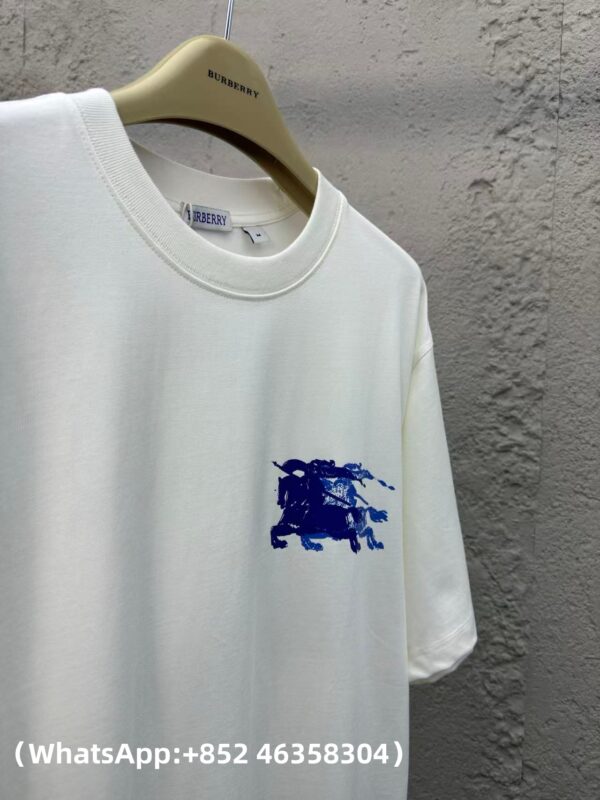 AAA+ Burberry 25 new equestrian knight logo printed high-end casual cotton short-sleeved T-shirt Replica | 1:1 Copy with In-Hand Pics