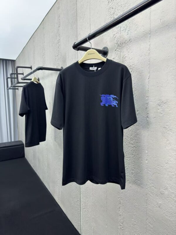 AAA+ Burberry 25 new equestrian knight logo printed high-end casual cotton short-sleeved T-shirt Replica | 1:1 Copy with In-Hand Pics