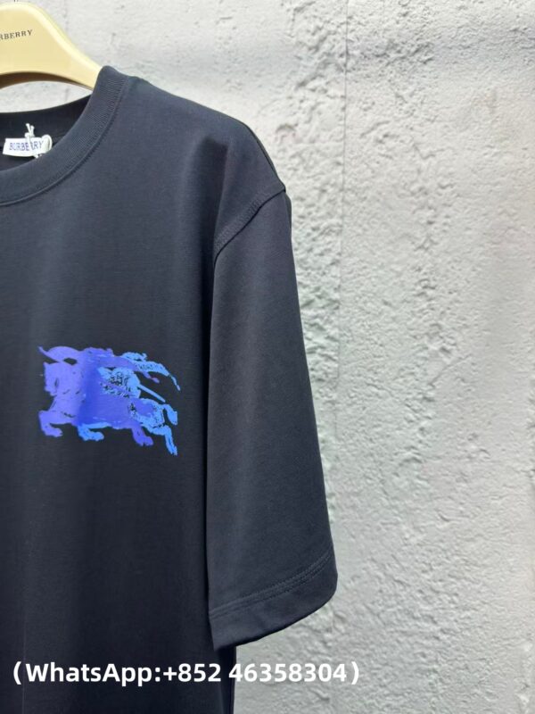 AAA+ Burberry 25 new equestrian knight logo printed high-end casual cotton short-sleeved T-shirt Replica | 1:1 Copy with In-Hand Pics