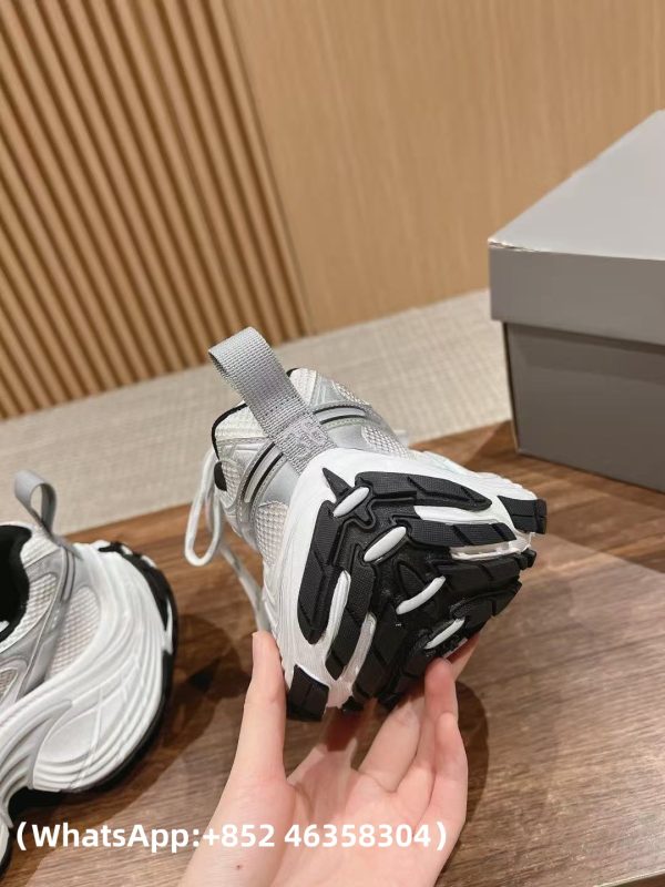 AAA+ Balenciaga 10 XL White and Black 784342 W2MV2 9110 Replica Sneakers – 1:1 Best Copy with In-Hand Photos