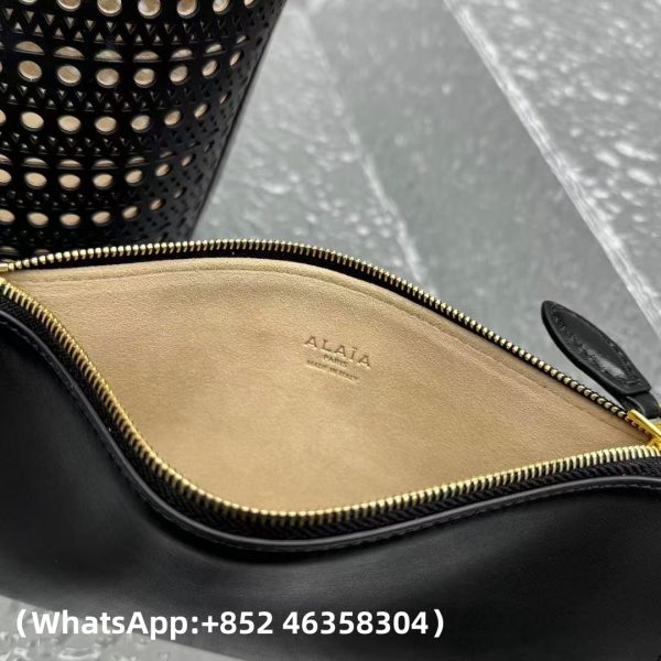 Alaia Alaia Le Cœur bag in calfskin