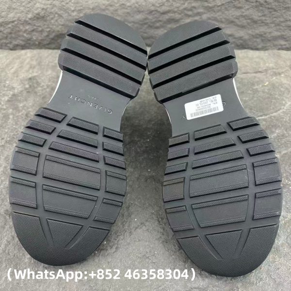 Replica Givenchy Spectre Zip Runners Leather Sneakers