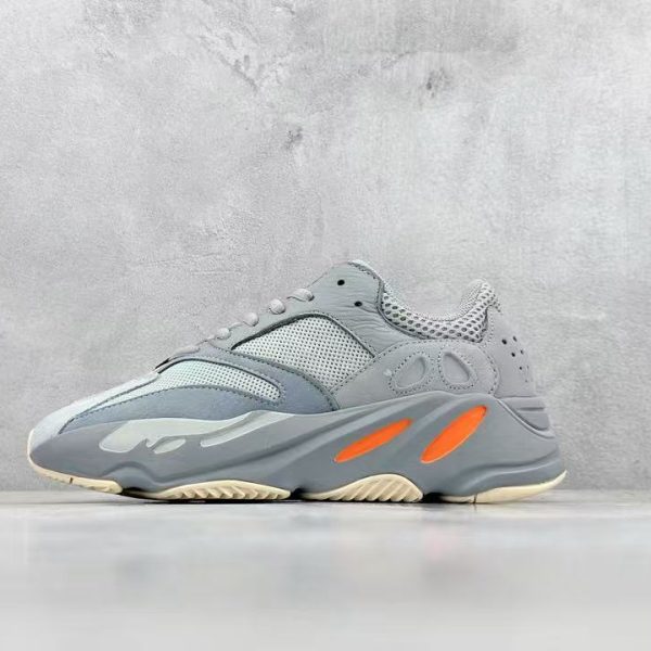 Adidas Yeezy Boost 700 V2 Replica Sneakers