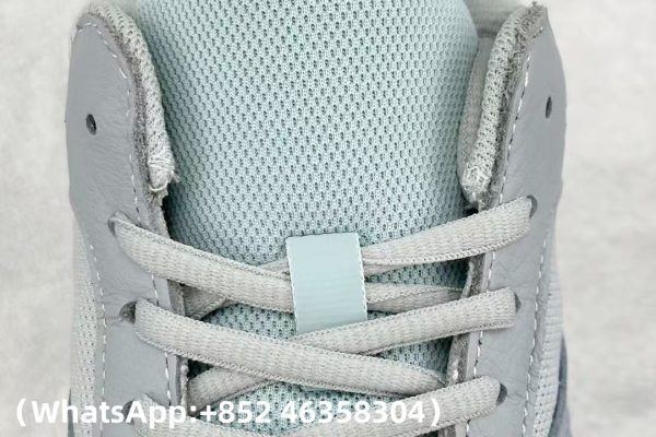 Adidas Yeezy Boost 700 V2 Replica Sneakers