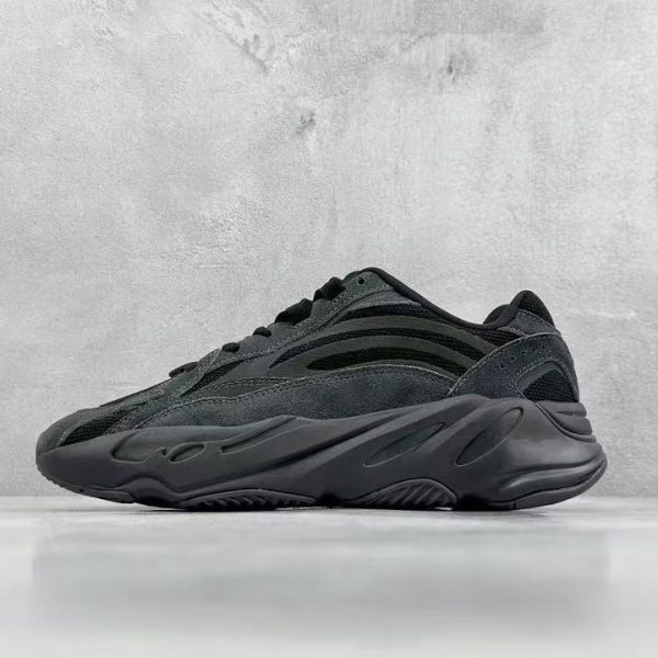 Adidas Yeezy Boost 700 V2 Vanta Replica Sneakers